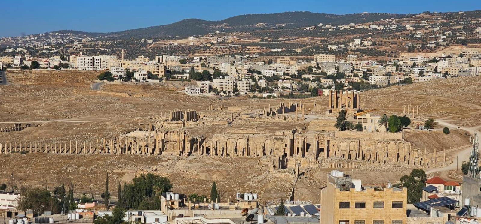 Dream House Hotel Jarash Exterior photo